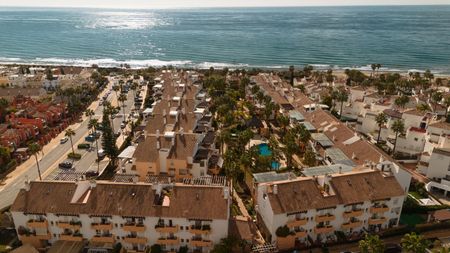 Ground Floor Apartment in Bahía de Marbella - Photo 4