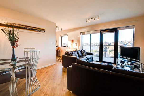 2 bedroom flat to rent - Photo 1