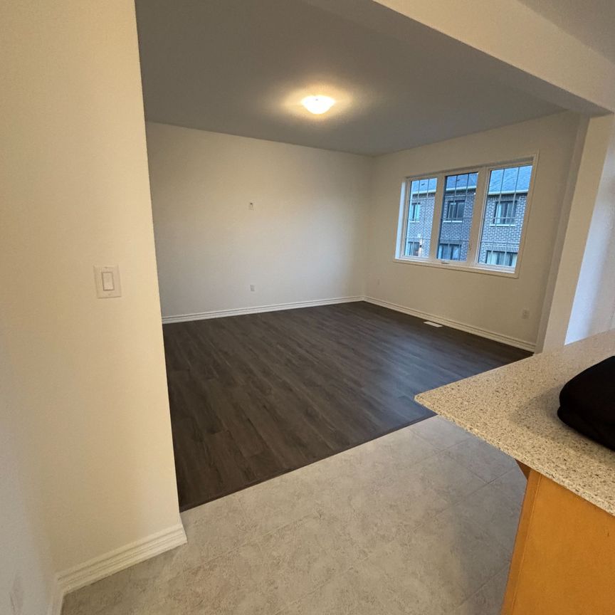 For Lease - 41 Lower Street, Barrie, Ontario - Photo 1