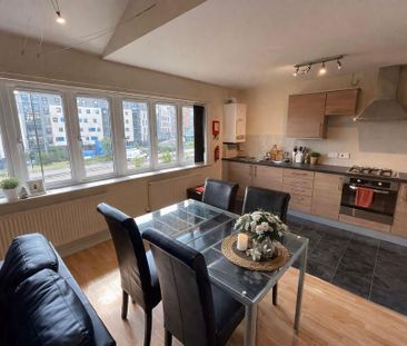 3 bedroom flat to rent - Photo 5