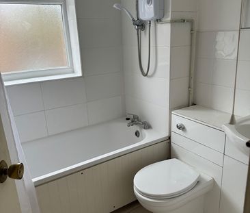 2 Bed Flat, Tollgate Road, E6 - Photo 4