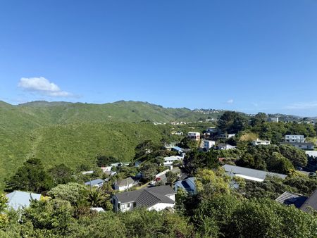 Two Bedroom Apartment in Kingston - Photo 2