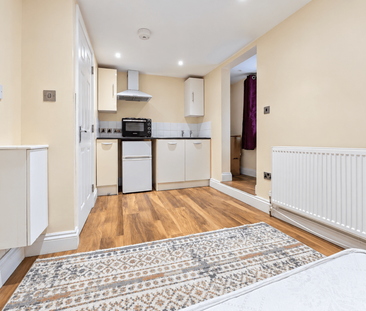 Studio to rent - Photo 3