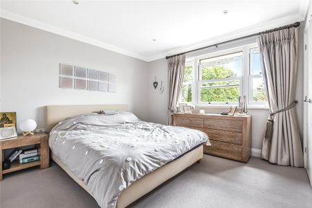 4 bedroom detached house to rent - Photo 4