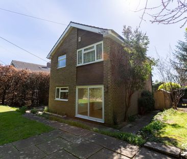 Bishops Road, Farnham, GU9 0JA - Photo 3
