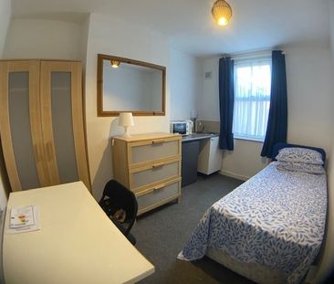 Room in a Shared House, Bedford Road, RG1 - Photo 6