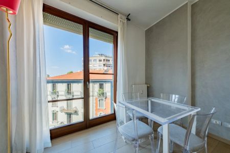 Prestigioso bilocale arredato in piazza Santissima Trinità - Photo 2