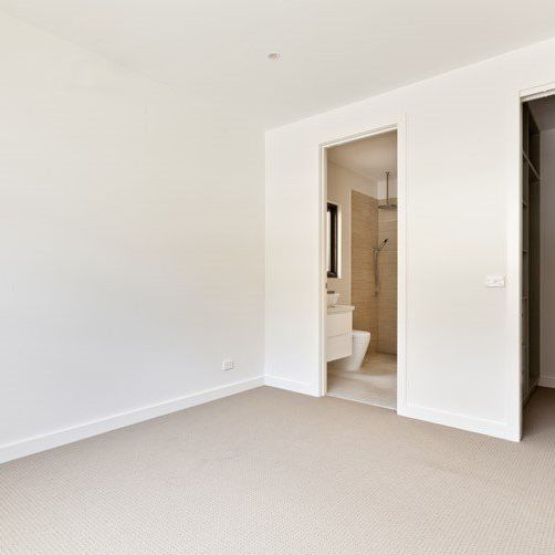 3/12 Raglan Road, Research - Photo 1