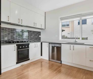 Size, Space and Sunshine! - Photo 3