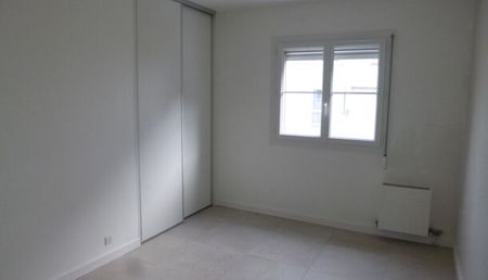 Appartement 4 pièces 89m2 REIMS 980 euros - Photo 2