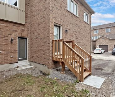For Lease - 4 Waterleaf Road Unit# Coach, Markham, Ontario - Photo 6