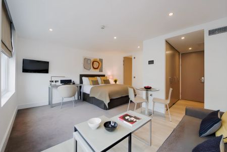 Studio Apartment - Photo 3