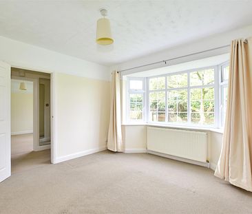 4 bed detached bungalow to rent in Narcot Lane, Chalfont St. Giles, HP8 - Photo 2