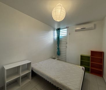 Location Appartement 5 pièces 70m² LES ABYMES 97139 - Photo 5