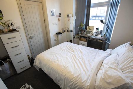 6 bedroom house to rent - Photo 3