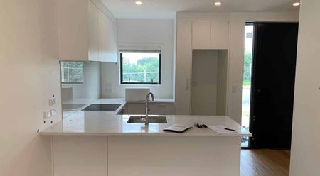 Stunning 3 bed, 2 bath townhouse in Manukau! - Photo 2