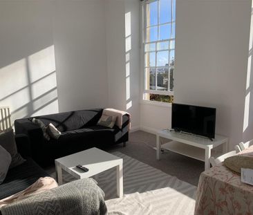 3 bedroom flat to rent - Photo 1