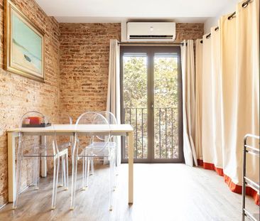 Trendy 1-Bedroom Apartment near Las Ramblas - Photo 2