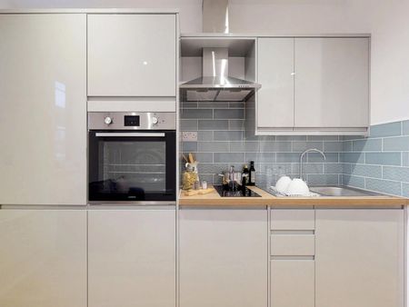 Apt 33, Onyx Residence - Photo 3