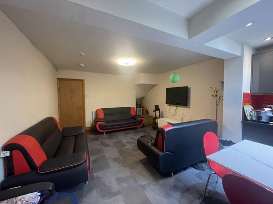 7 bedroom house share to rent - Photo 1