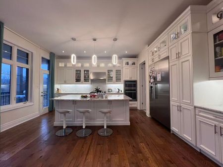 For Lease - 51 Bridgepointe Court, Aurora, Ontario - Photo 2