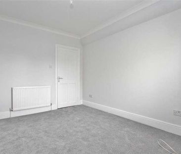 Knaphill, Surrey, GU21 - Photo 2