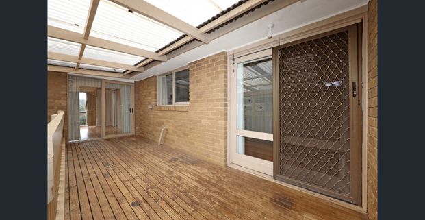 Spacious Four-Bedroom Family Home in Prime Rowville Location - Photo 1