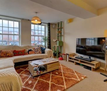 Market Hill, Southam, CV47 0HE - Photo 1