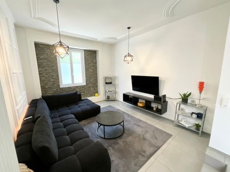 Charmant appartement de 4,5 pièces avec cachet au rez-de-chaussée - Photo 2