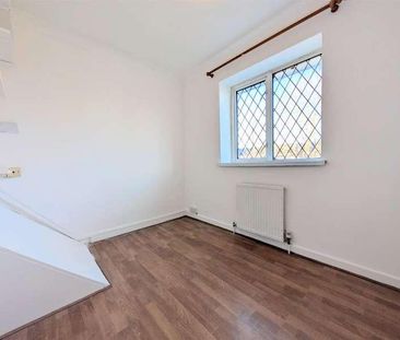 The Greenway, Cippenham, SL1 - Photo 6