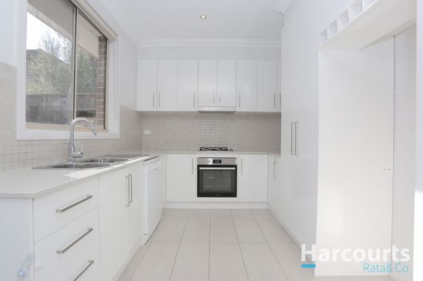 Spacious Stunning Townhouse! - Photo 1