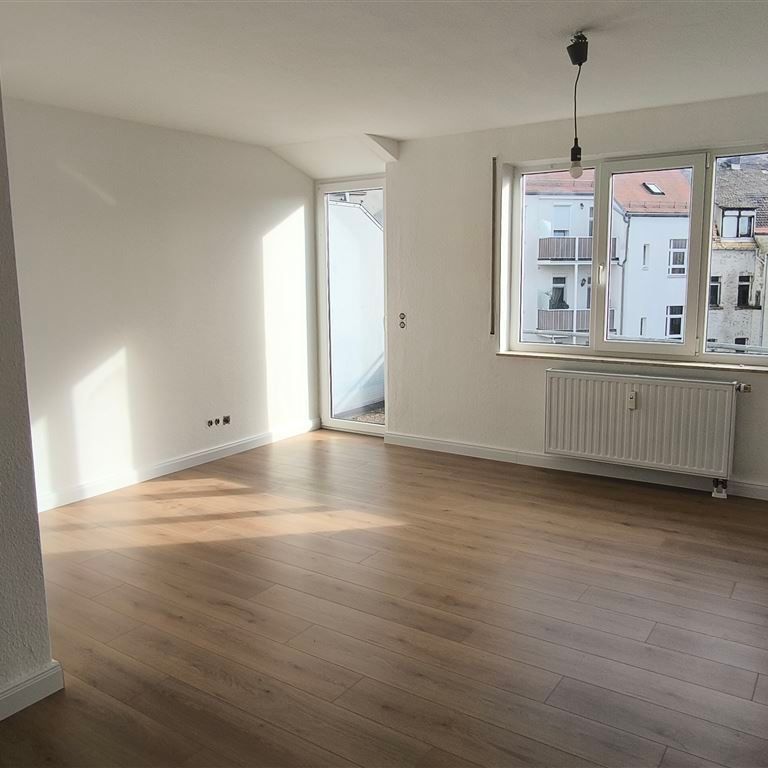 Schöne 4 R.DG-Maisonette Whg, Gäste WC, Balkon und TG! - Photo 1