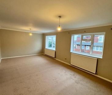 2 bedroom detached bungalow to rent - Photo 2