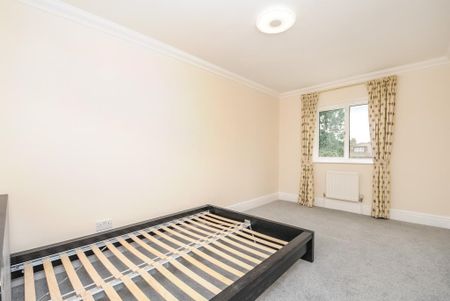 5 bedroom detached house to rent - Photo 2