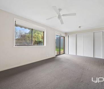 19 Manson Drive, Melton South, Vic 3338 - Photo 4