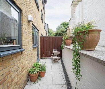 Mile End Road, Tower Hamlets, E1 - Photo 1