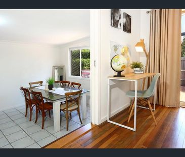16 Bath St, Labrador QLD 4215 - House For Rent | Domain - Photo 4