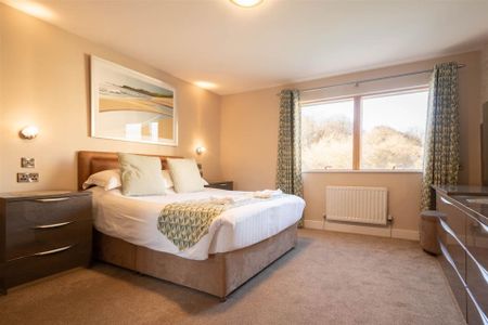 Kepwick House Peasholm Gap, YO12 7TN, Scarborough - Photo 3