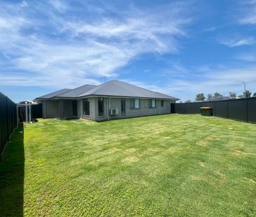 ALMOST NEW MODERN DUPLEX! - Photo 5