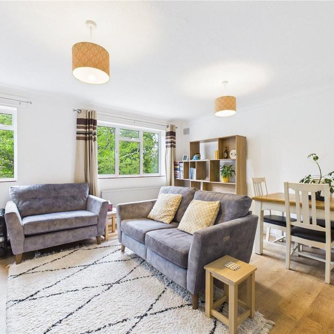 3 bedroom flat to rent - Photo 1
