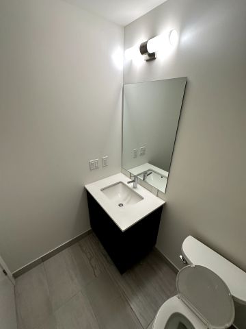 For Lease - 2 David Eyer Road Unit# 528, Richmond Hill, Ontario - Photo 4