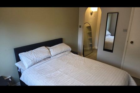 2 Bed Flat, Harp Island Close, NW10 - Photo 4