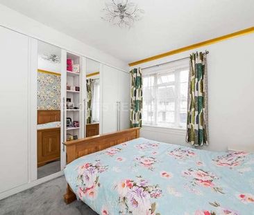 The Crescent, New Malden, KT3 - Photo 5