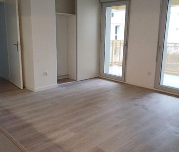 location Appartement T3 DE 62.53m² À REIMS - Photo 2