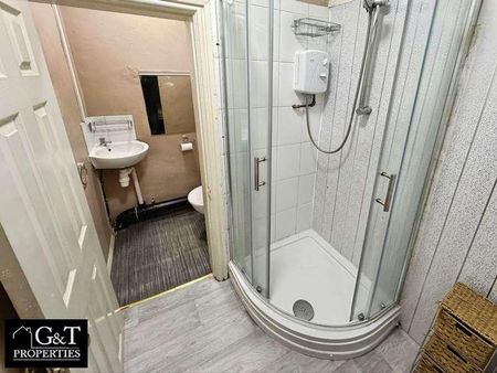 High Street, Cradley Heath, B64 - Photo 5