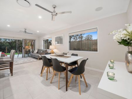 Luxury 4 Bedroom Home - Photo 5