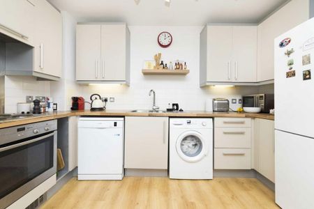 2 bedroom flat to rent - Photo 5