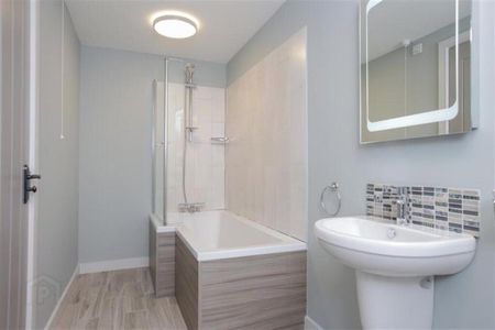 Apt 8, 8 Summerhill Avenue, Belfast, BT5 7HD - Photo 2