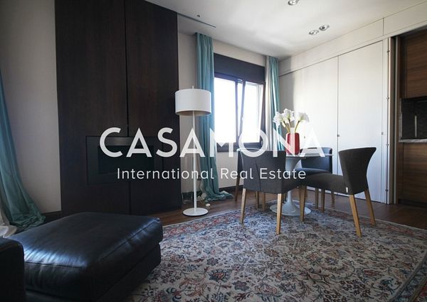 Stylish 1 Bedroom Apartment with Balcony Overlooking La Rambla