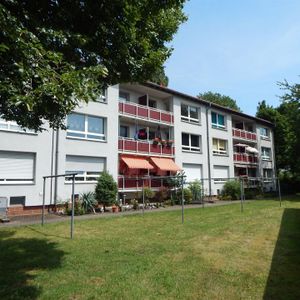 Wohn(t)raum: günstige 2,5 -Zimmer-Wohnung mit Balkon - Foto 2